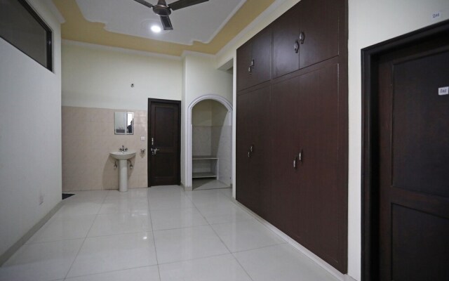 OYO 11362 Sky Residency