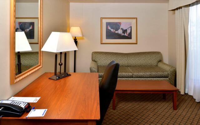 Holiday Inn Express Hotel & Suites Lincoln, an IHG Hotel