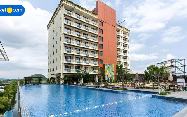 Senyum World Hotel