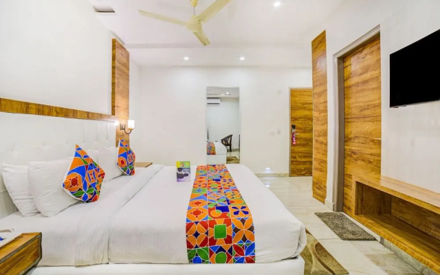 FabHotel Three Palms