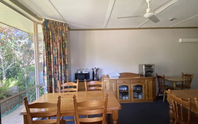 Acacia Rose Motor Inn