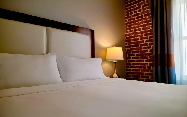 Hotel Virginia Santa Barbara, Tapestry Collection by Hilton