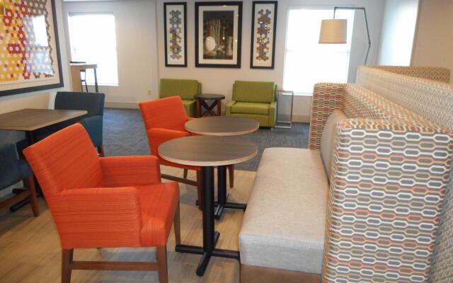 Holiday Inn Express Fairfield by IHG