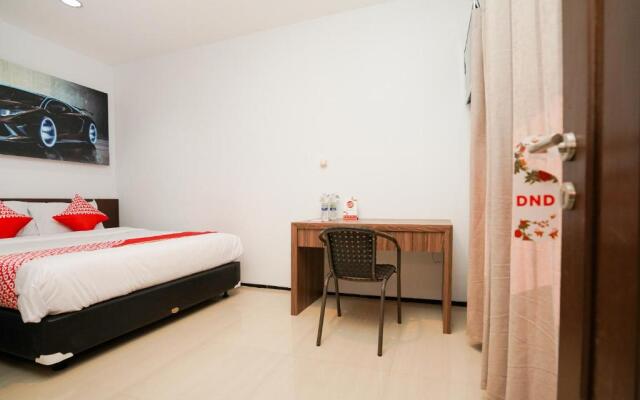 OYO 1541 Padang Pasir C-12 Residence