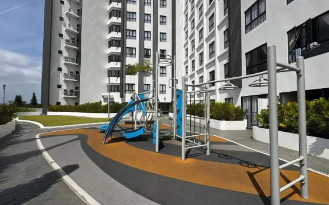 Ipoh Town Horizon Skypool Suites 4-11pax by IWH Suites