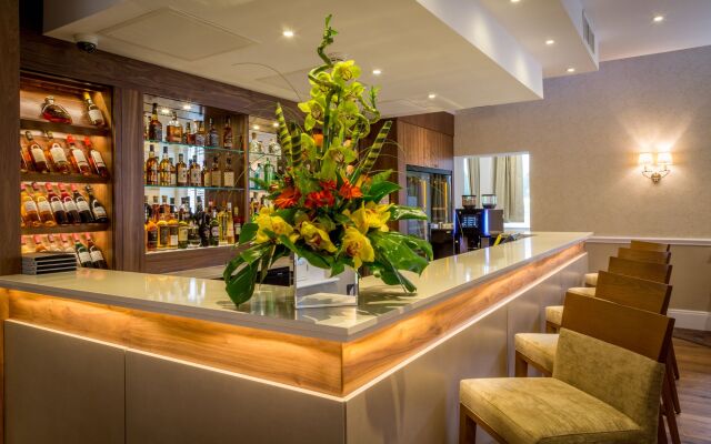 Oakley Hall Hotel