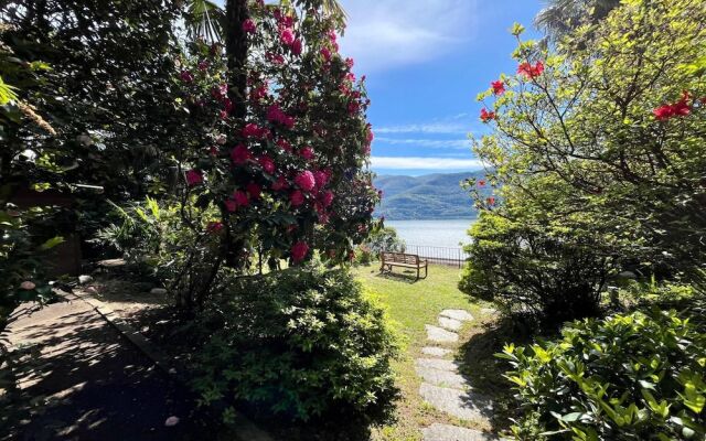 Peace Over the Lake Room 1