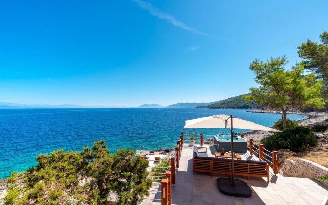 Nice Home in Crnja Luka With Wifi and 4 Bedrooms