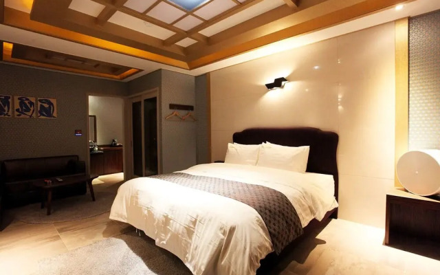 Yeongdeungpo Jardin Hotel