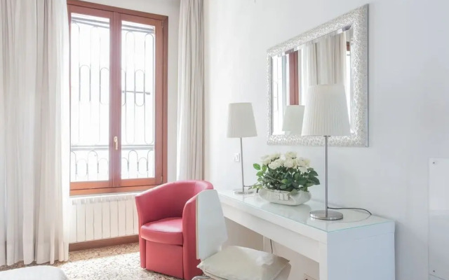 Venezia - Calle della Regina 752b