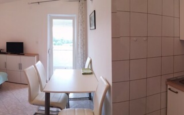 Captivating 4-bed Apartment in Premantura