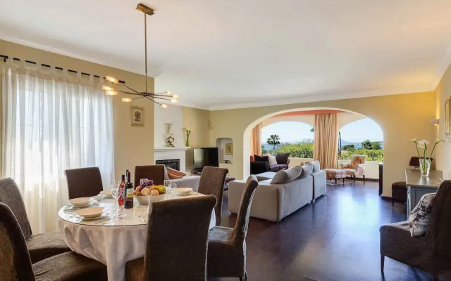 Villa Hibiscus