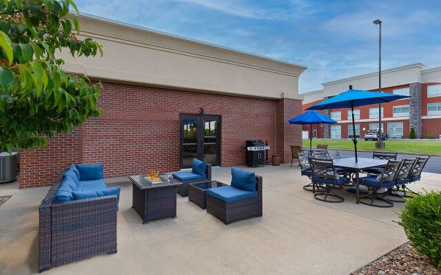 Hampton Inn & Suites Madisonville