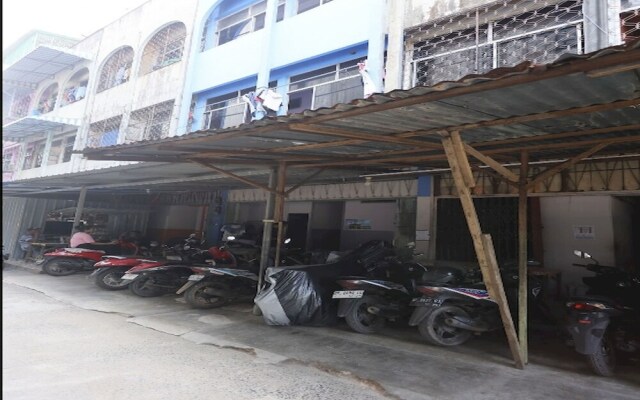 SPOT ON 93276 Fendi 2 Homestay SyariahNearPelabuhan Feri Batam Centre