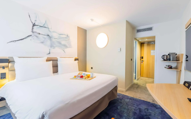 Mercure Paris Massy Gare TGV