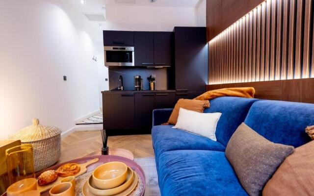 Superbe studio balcon Plage/ Prom. des Anglais 103