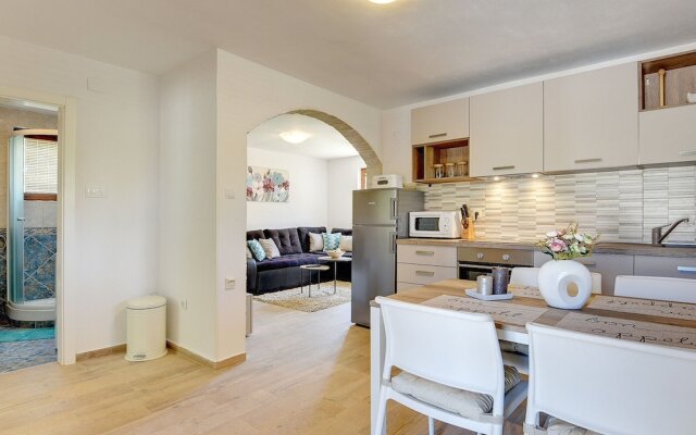 Modern Holiday Home in Medulin With Pool