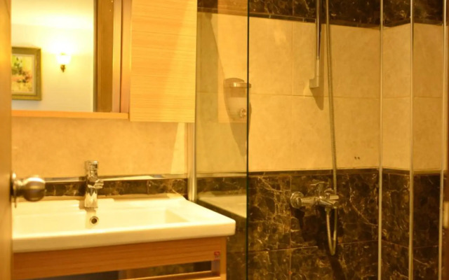 Pure Diamond Hotel