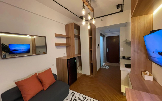 Skystory.inn warm and cozy studio @Skyhouse BSD – Guest Rooms – Legok