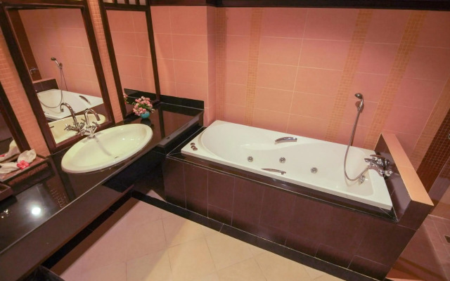 Arawan Riverside Hotel