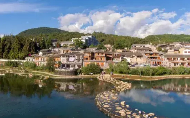 Yiyun Lakeside Inn