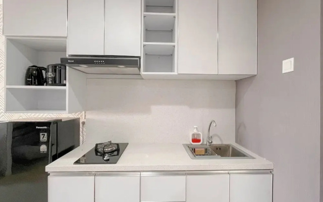 Grey Toned 1Br Apartment Tamansari Skylounge Makassar