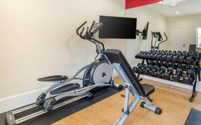 Econo Lodge Inn & Suites Houston Willowbrook