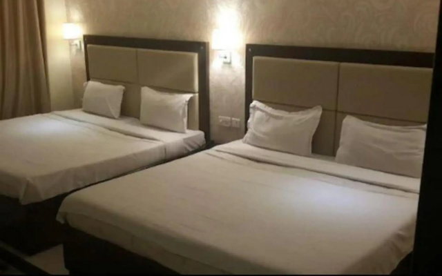 OYO 23661 Hotel Swagat Palace