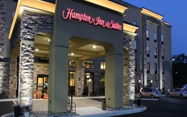 Hampton Inn & Suites Bartonsville