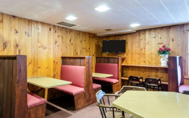 Red Roof Inn Sutton