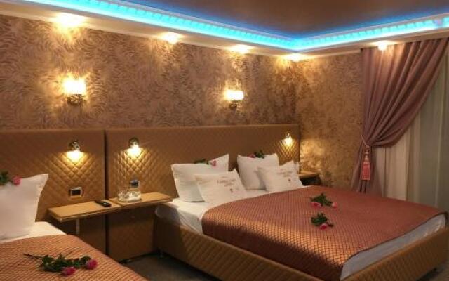 Golden Gapa River Luxury Apartment 16