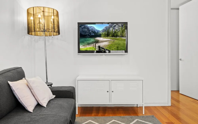 Convenient Apartment in Heart of Carlton – Guest Rooms – Melbourne