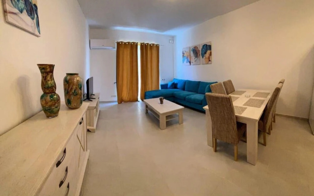 Charming and Chic - Kaylan Seaside Apartment 3
