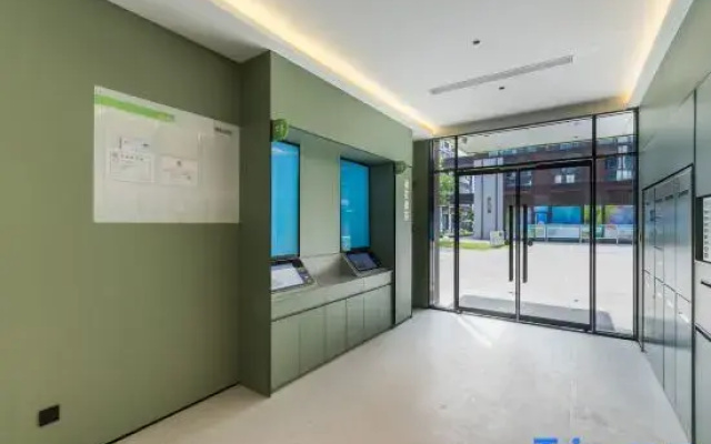 Hi Inn (Yichang Yiling Huanghua Guanshan Yi)