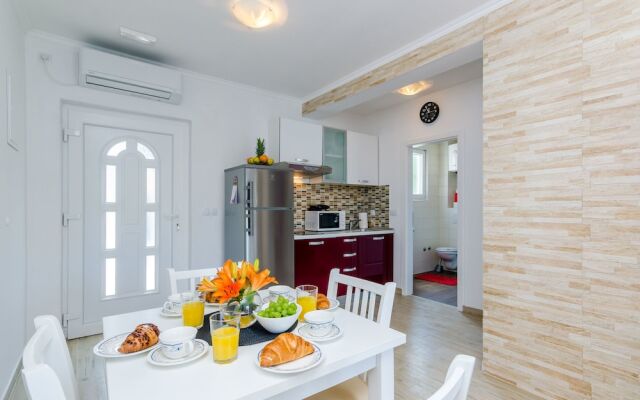 Mata Family Apartments