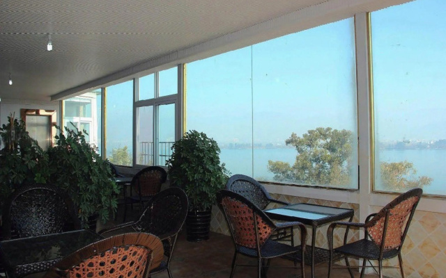 Qionghai Holiday Hotel – Balcony – Xichang
