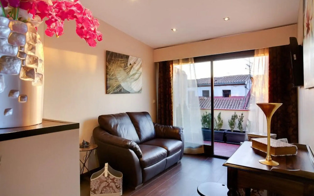 THC Tirso Molina Hostel