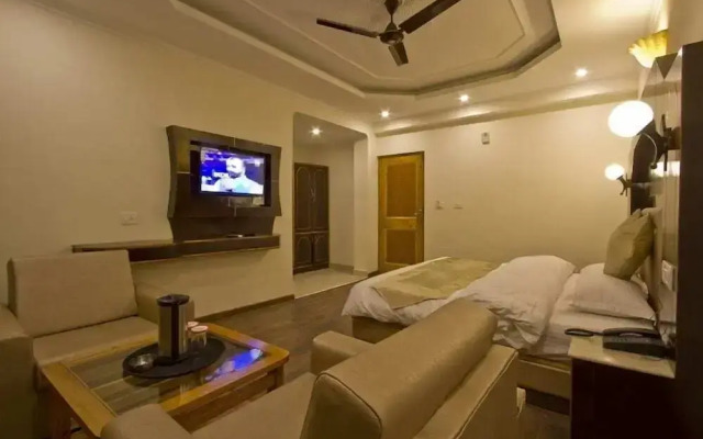 The Paramount Inn