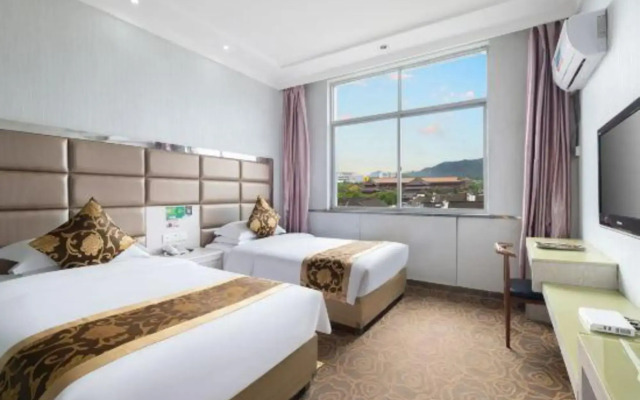 Jingshang Tianhong Hotel (Hengdian Dream Valley)