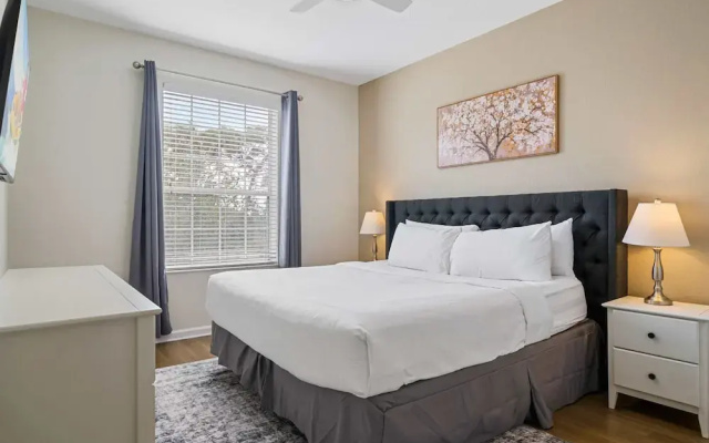 4024 Breakview Drive #303