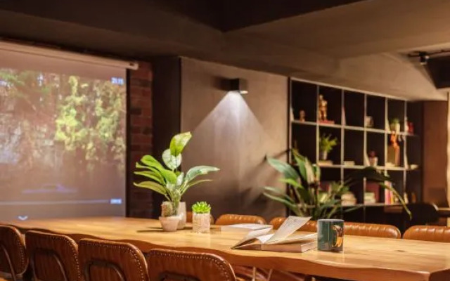 Iforest Hostel (The Bund, Nanjing East Road Pedestrian Street)