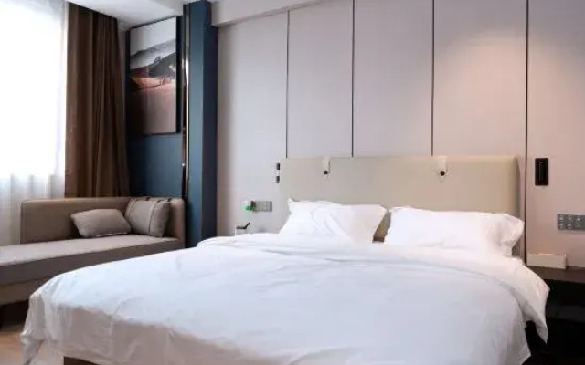 Pullman Hotel (Huaiyuan County Government Store)