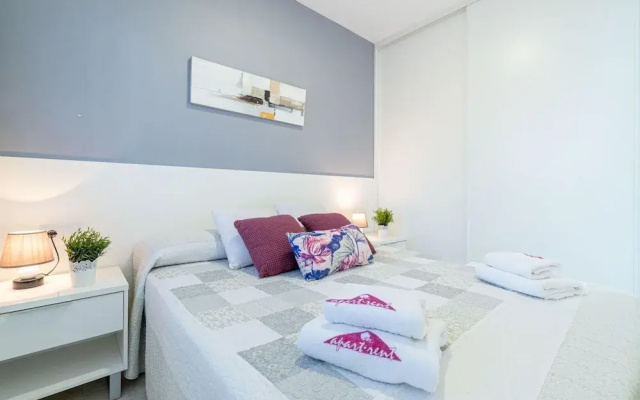 Stylish Beachfront Apartment in Ampuriabrava