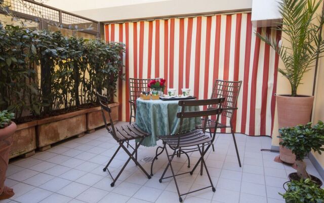 The Golden House Florence Suite