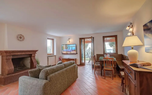 Villa Iris-lakeview & Shared Pool