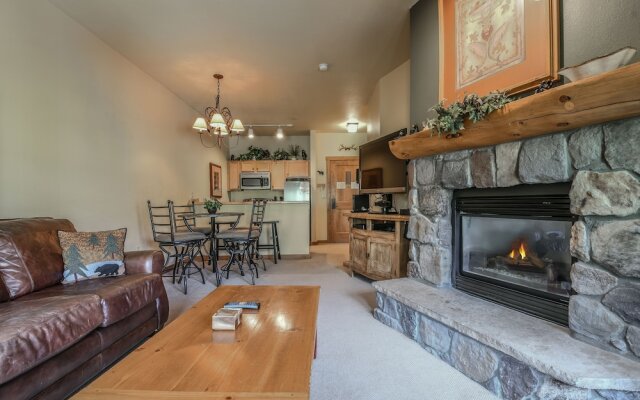 Arapahoe Lodge #8102 by Summit County Mountain Retreats