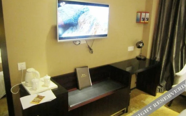 香水艺术酒店(深圳龙华地铁站店)