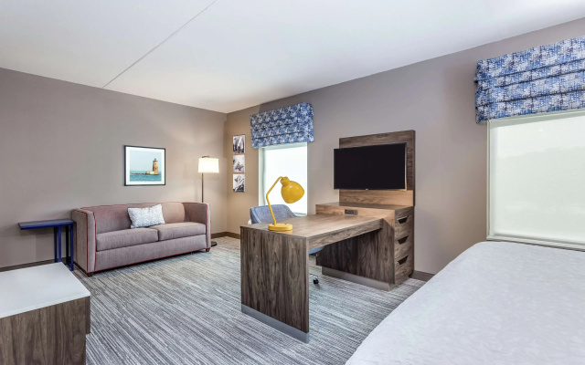 Hampton Inn & Suites Kittery-Portsmouth