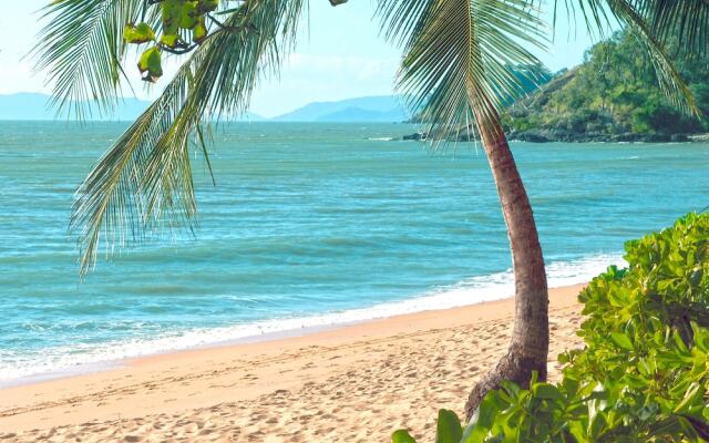 Costa Royale Trinity Beach
