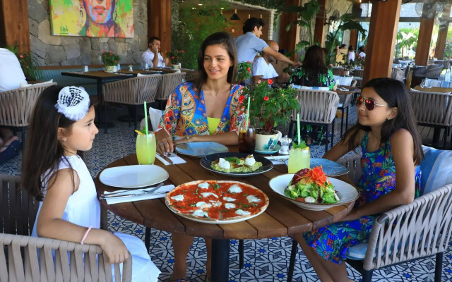 Mare Deluxe Residences & Villas